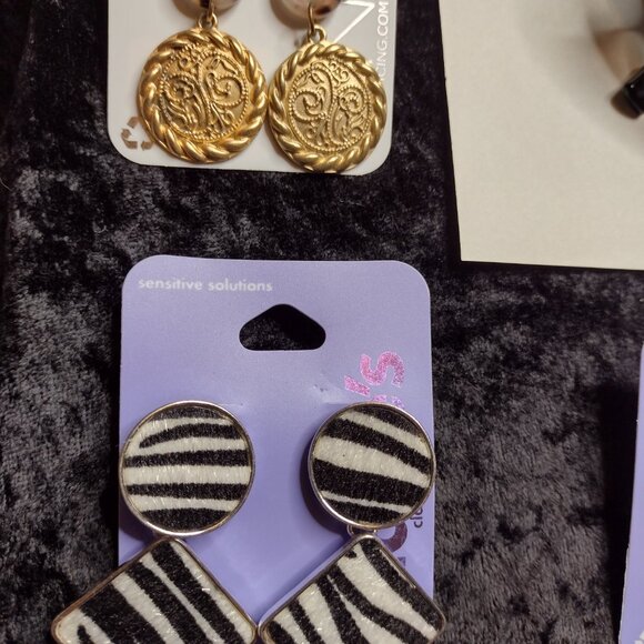 New Lot Claires Icing Animal Earrings Crawlers Necklace Rings Cat Eye Glasses - Picture 3 of 13